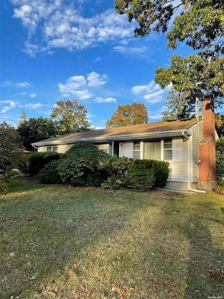615 Deep Hole Drive Mattituck NY 11952
