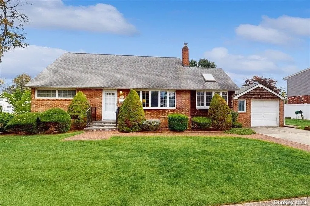 2839 Clarendon Road Oceanside NY 11572