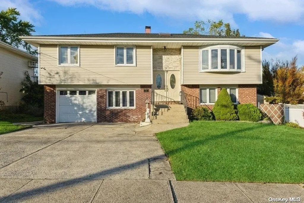 6 Edna Avenue Bethpage NY 11714