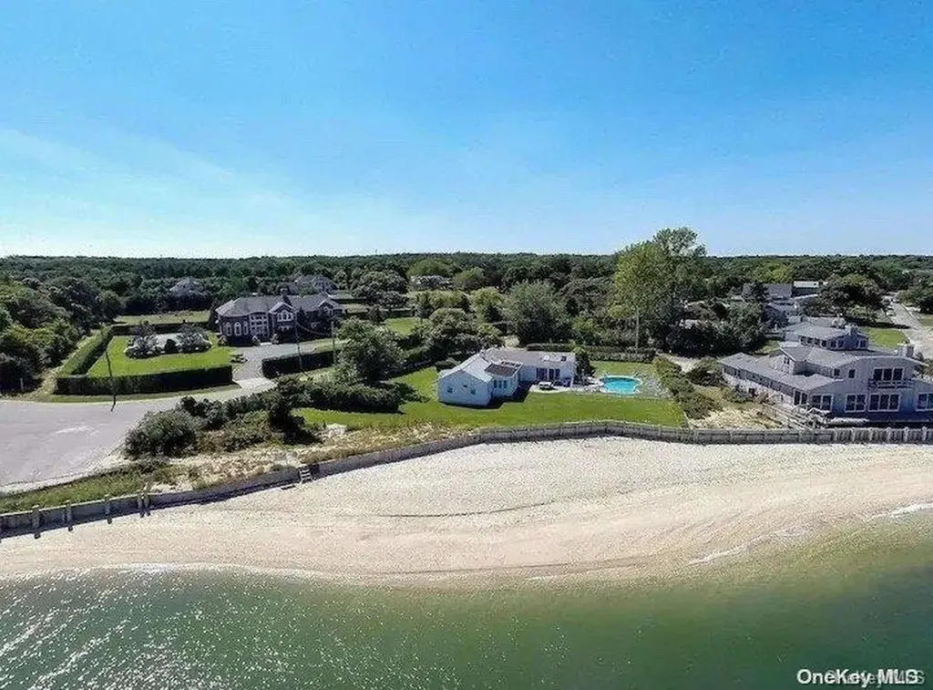 2 Peconic Crescent Hampton Bays NY 11946