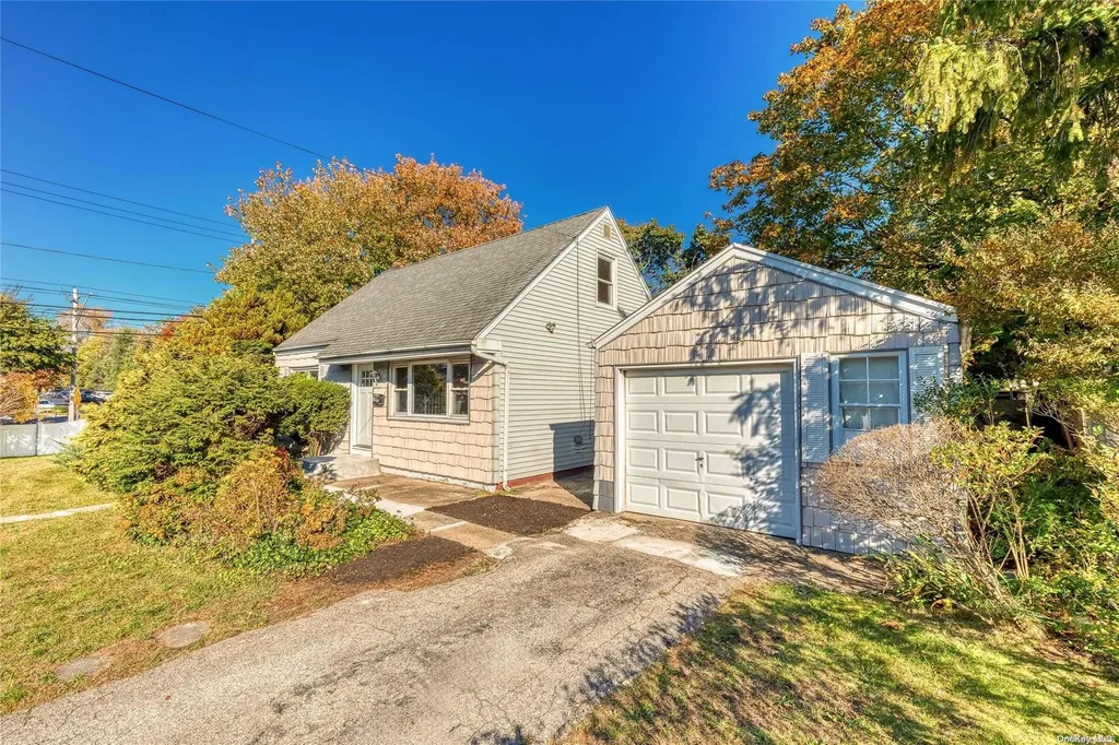 876 Northgate Drive Uniondale NY 11553