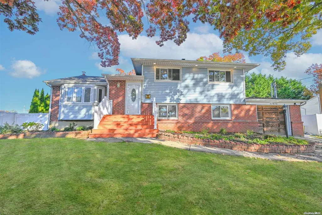 159 W 5th Street Deer Park NY 11729