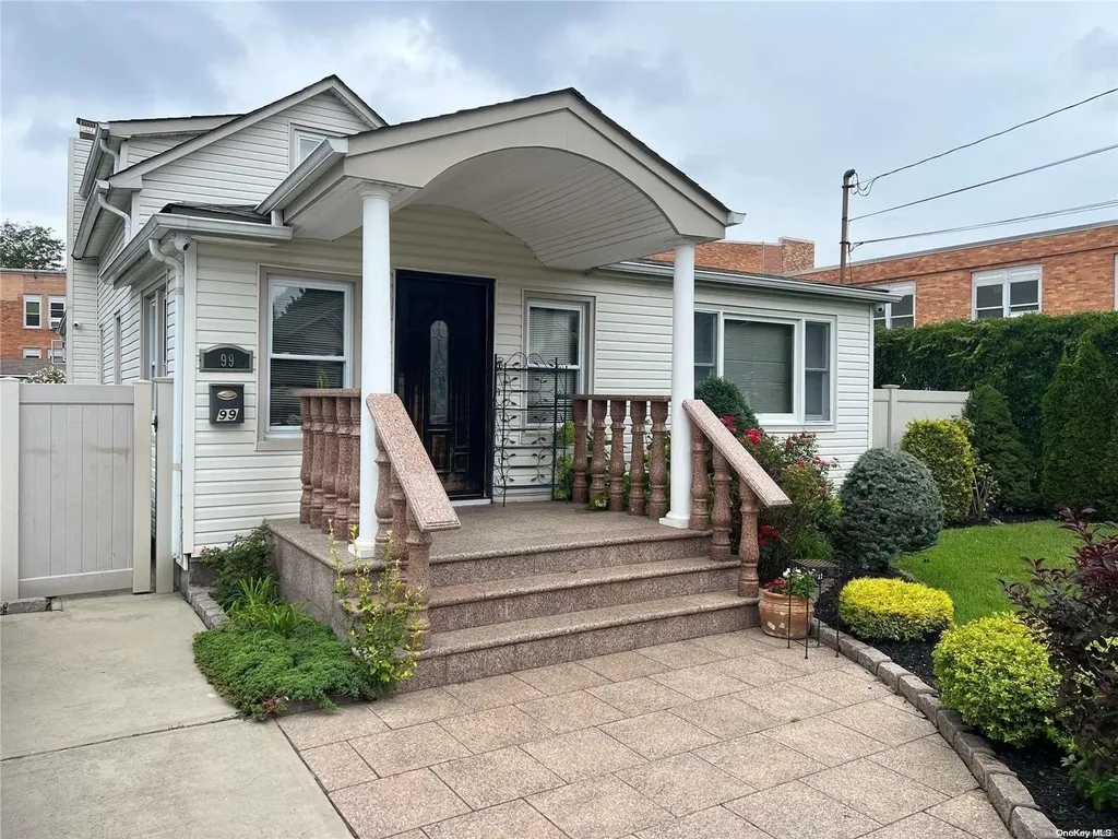 99 Merle Avenue Oceanside NY 11572