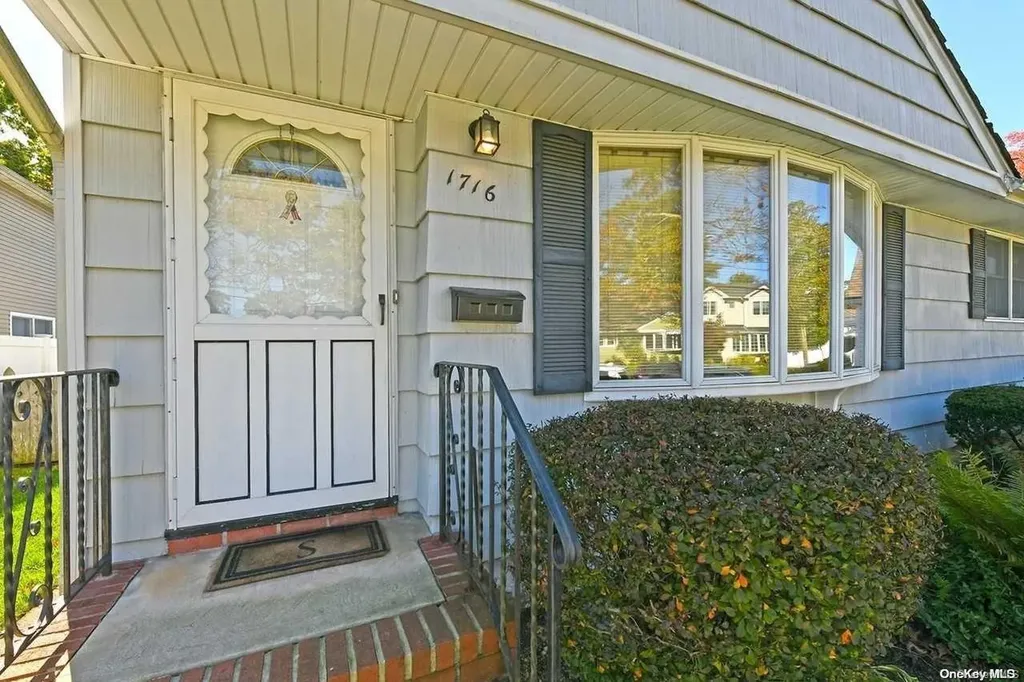 1716 Carroll Avenue Merrick NY 11566