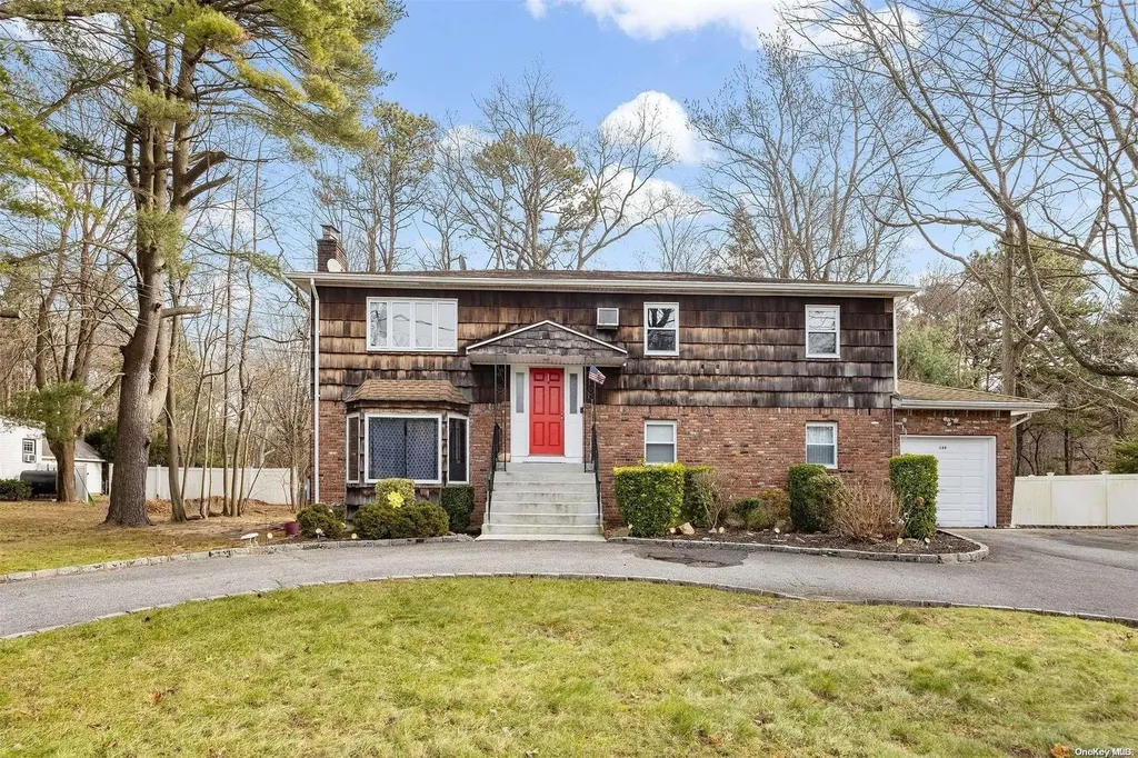 1144 Carlls Straight Path Dix Hills NY 11746