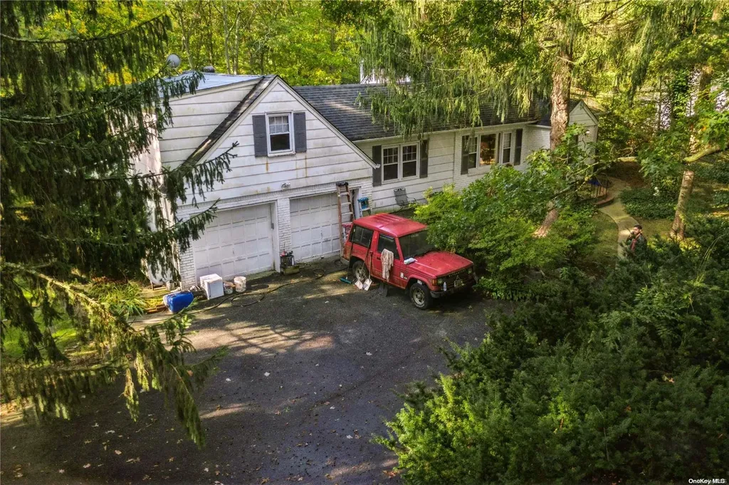 31 Carman Road Dix Hills NY 11746