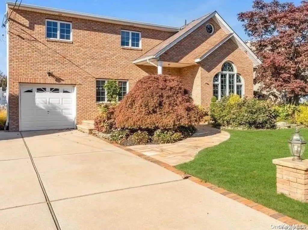 2960 Wynsum Avenue Merrick NY 11566