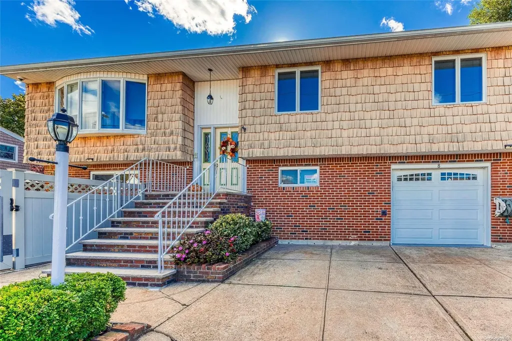 8 S Franklin Avenue Lynbrook NY 11563