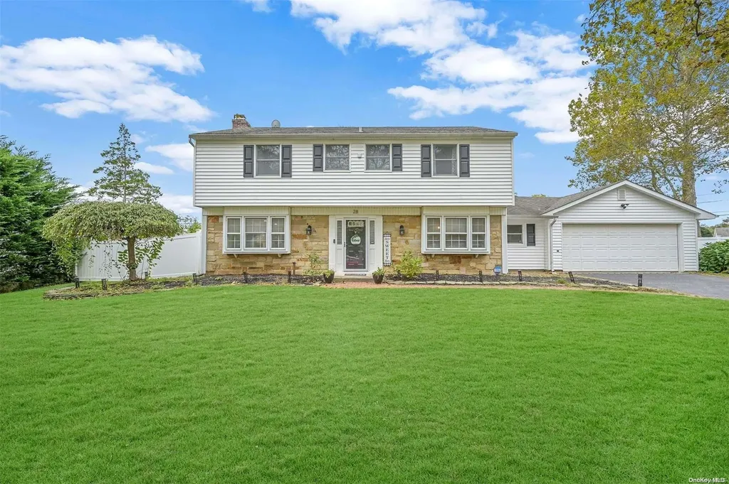 28 Twisting Drive Lake Grove NY 11755