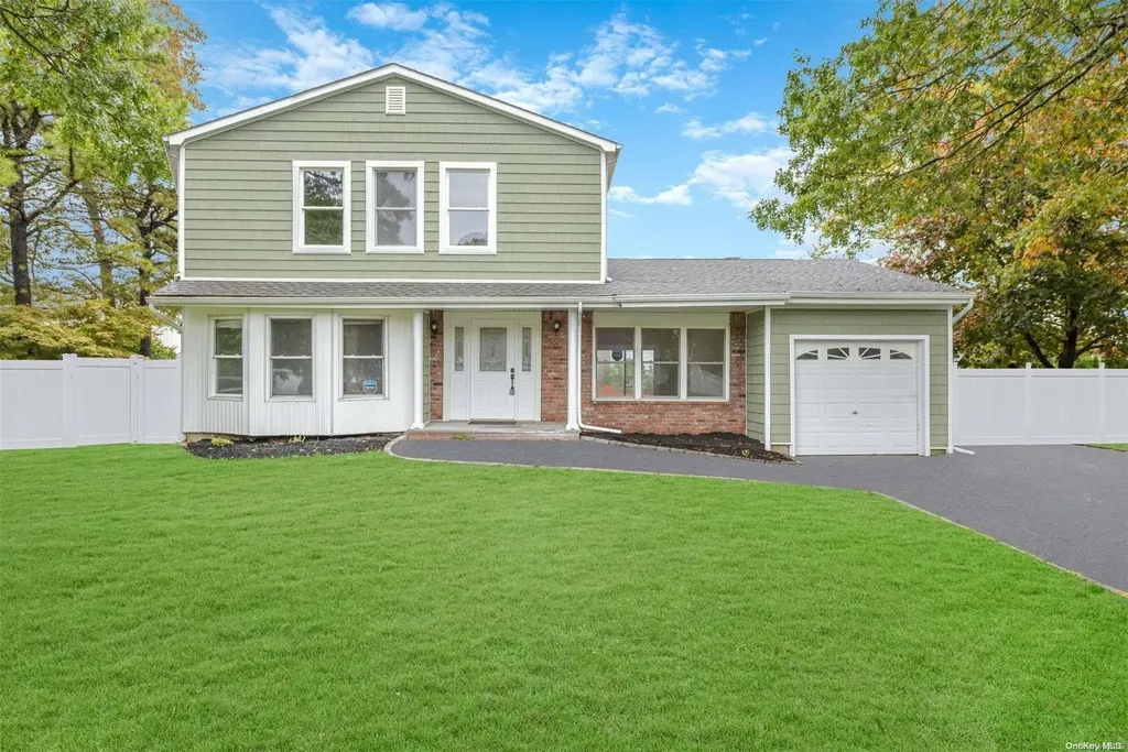 267 Edward Avenue Medford NY 11763