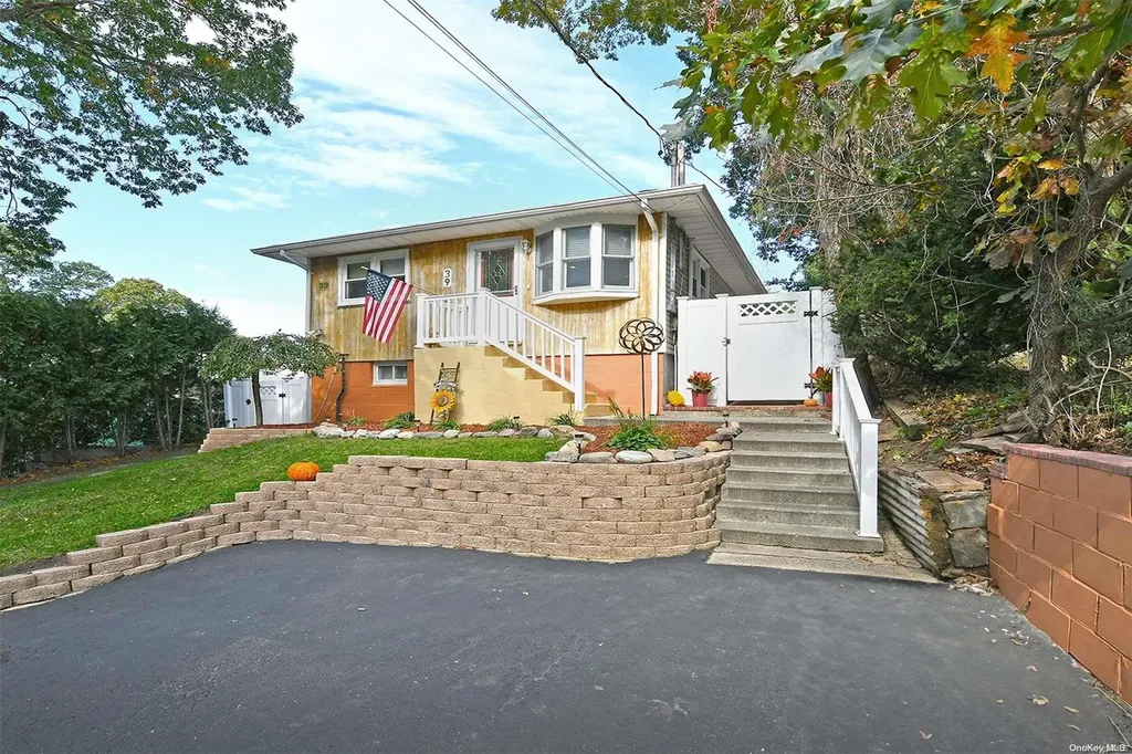 39 Patchogue Road Sound Beach NY 11789