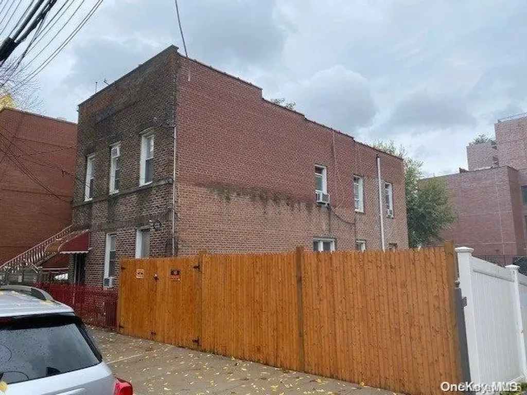 1224 31st Drive Astoria NY 11106