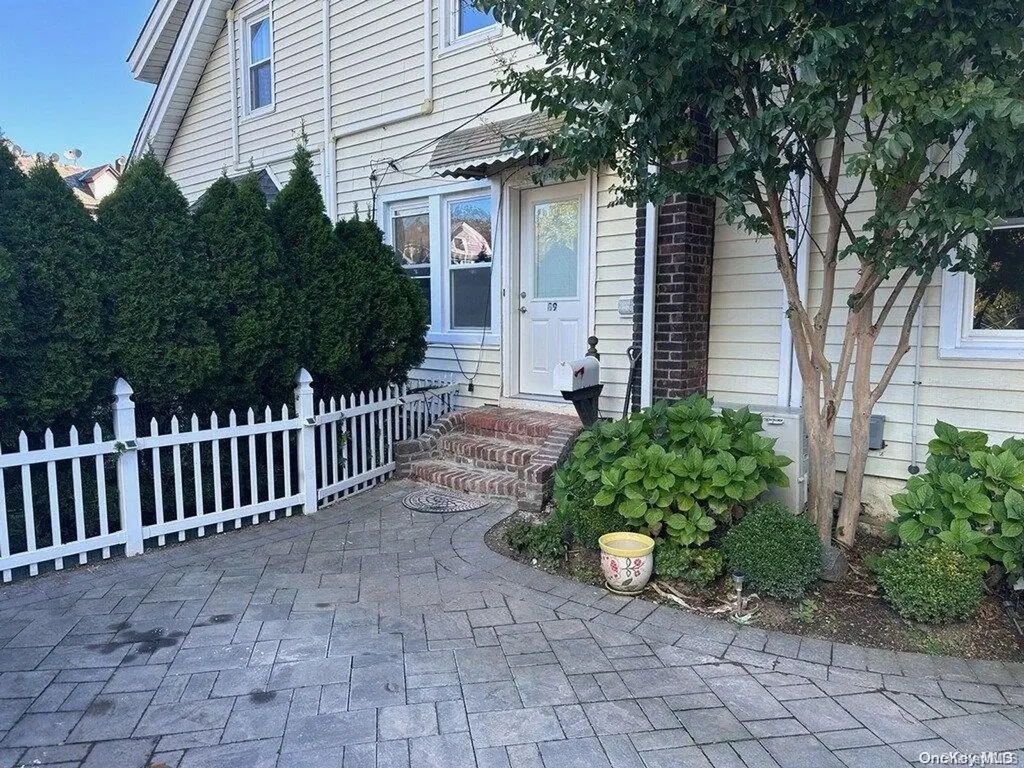 89 N Forest Avenue Rockville Centre NY 11570