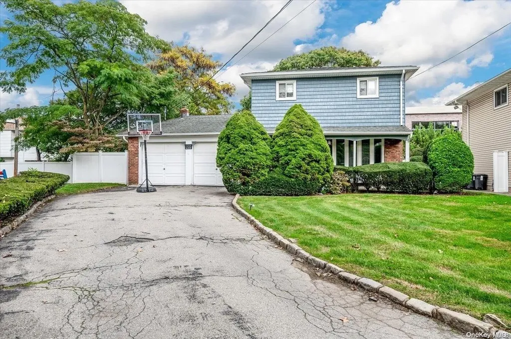 1122 Westwood Road Hewlett NY 11557