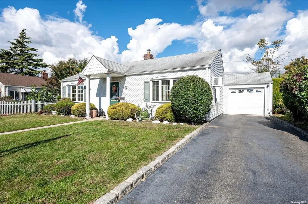 491 Rebecca Lane Oceanside NY 11572