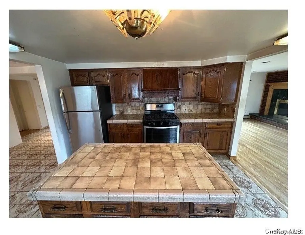 20 Shafter Avenue Albertson NY 11507