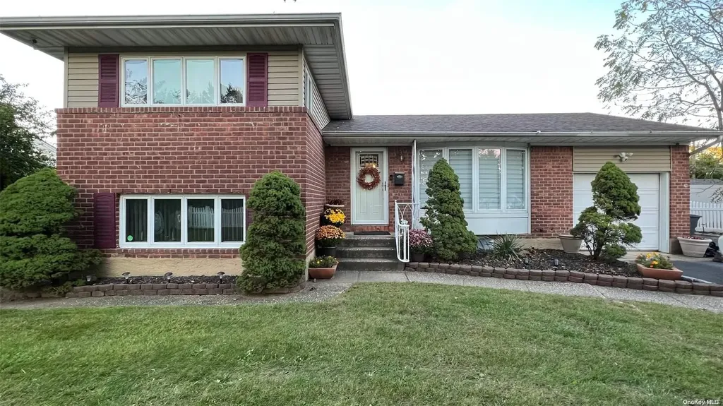 462 Commack Road Commack NY 11725