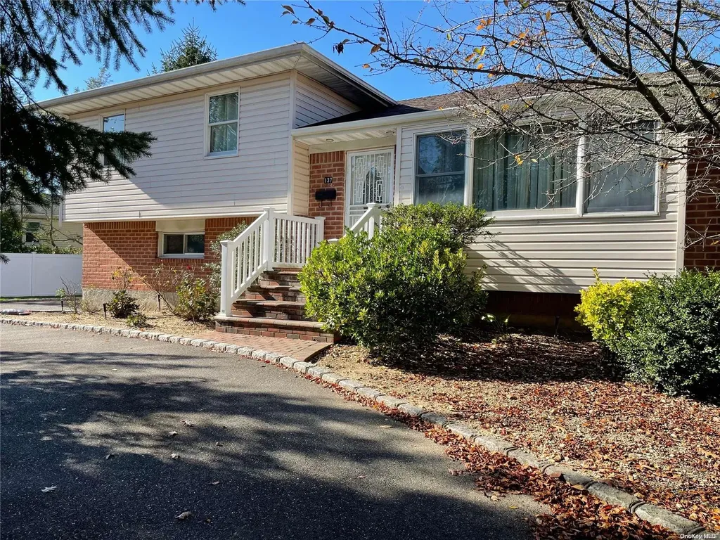 137 Cold Spring Road Syosset NY 11791