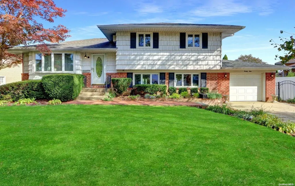 29 Lane Avenue Plainview NY 11803