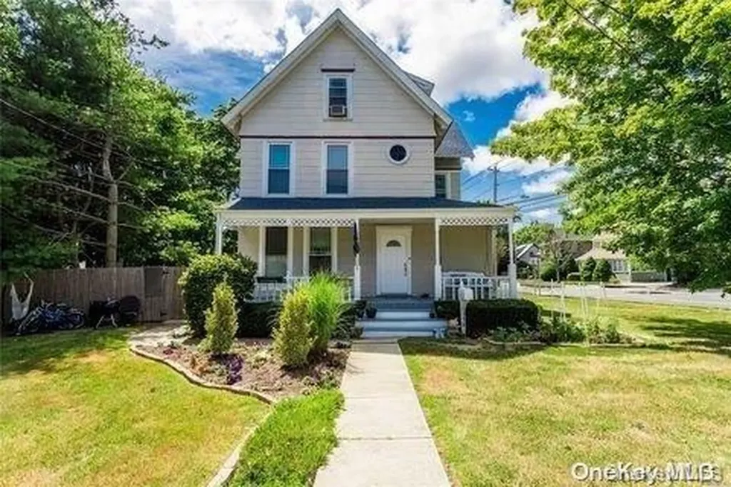 116 Nassau Avenue Islip NY 11751