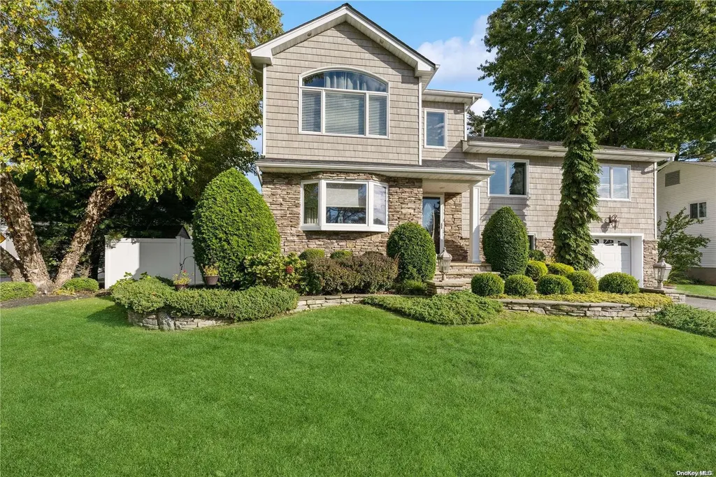 34 Circle Drive Syosset NY 11791
