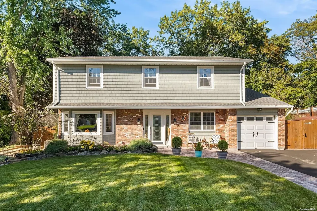 19 Bowman Lane Kings Park NY 11754