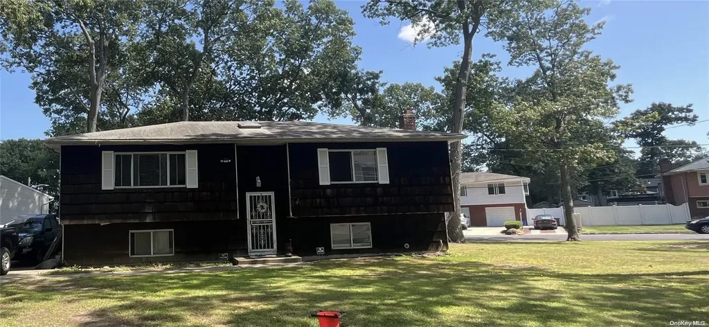 191 Albany Avenue West Babylon NY 11704