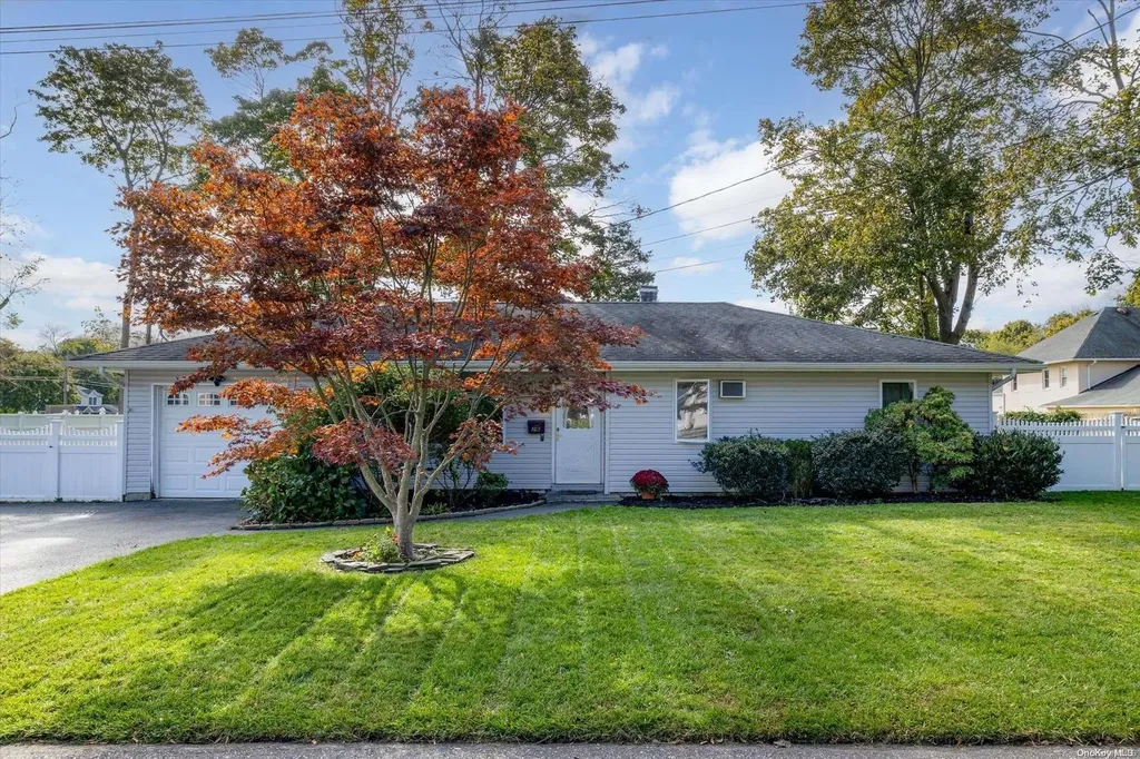 26 Schroeder Lane Patchogue NY 11772