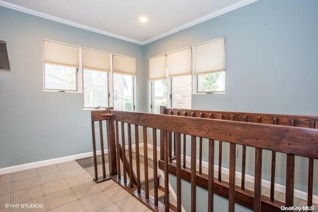 37 Trinity Place Hewlett NY 11557