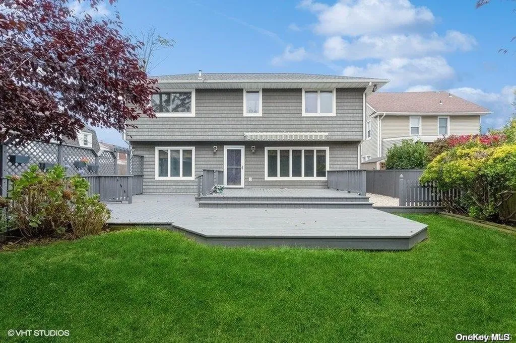 37 Trinity Place Hewlett NY 11557
