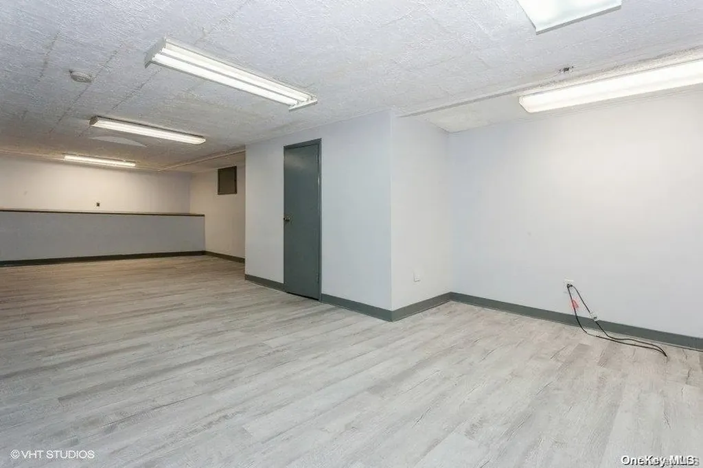 37 Trinity Place Hewlett NY 11557