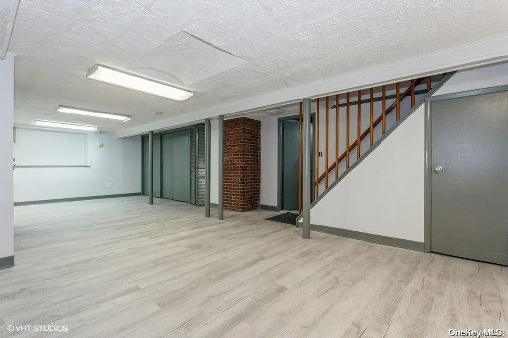 37 Trinity Place Hewlett NY 11557