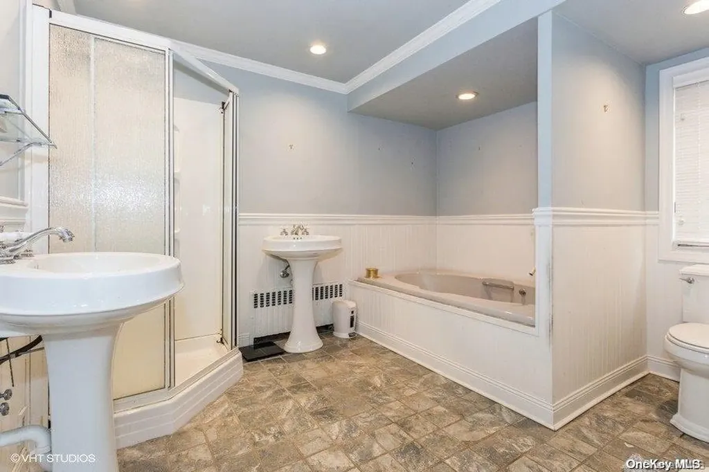 37 Trinity Place Hewlett NY 11557