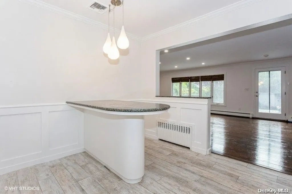 37 Trinity Place Hewlett NY 11557