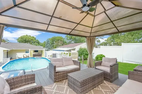 58 Seminole Street Selden NY 11784