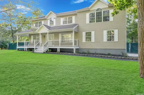 514 Weeks Avenue Manorville NY 11949