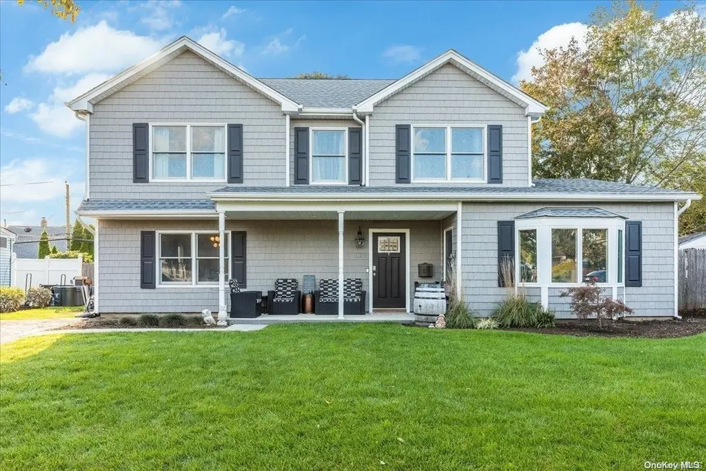 42 Ring Lane Levittown NY 11756