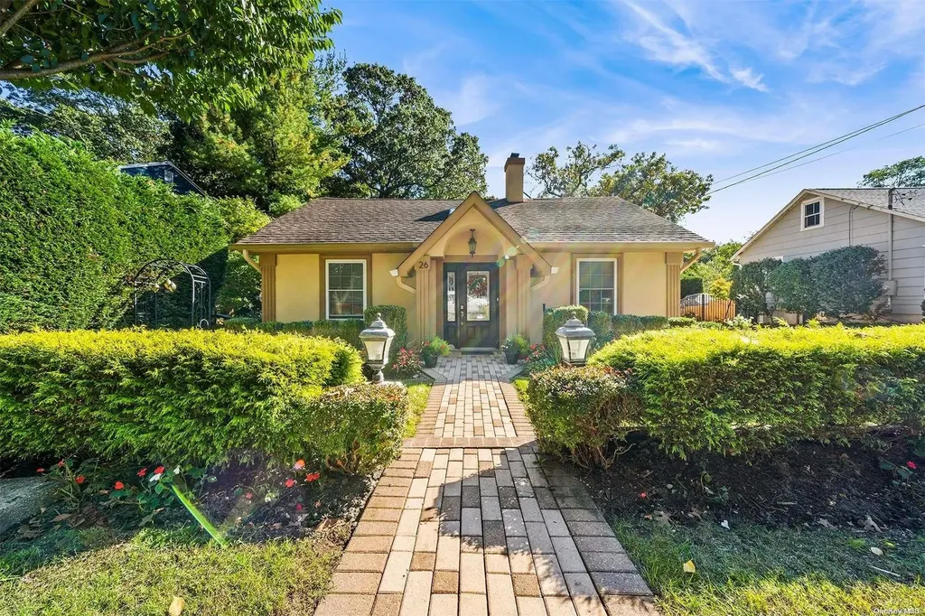 26 Cedar Avenue Locust Valley NY 11560