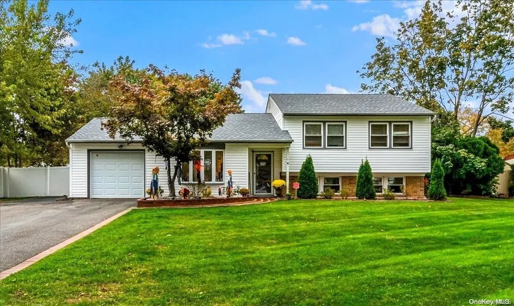 3 Magic Mountain Drive Coram NY 11727