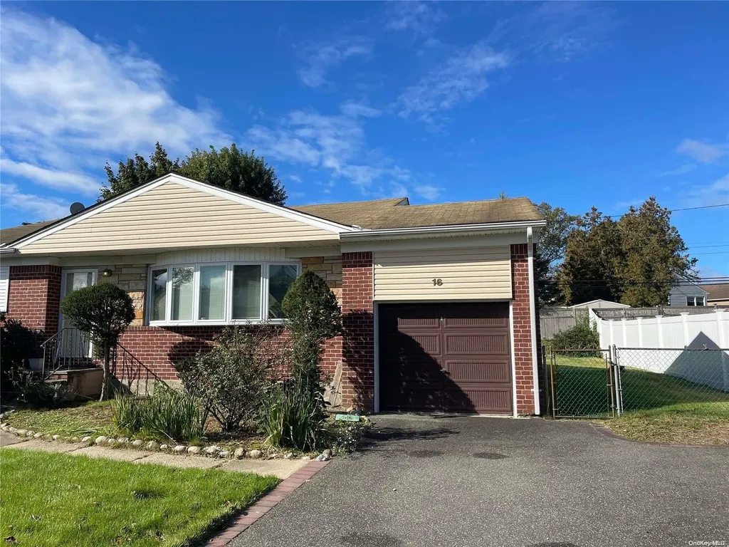 16 Lucille Drive Syosset NY 11791