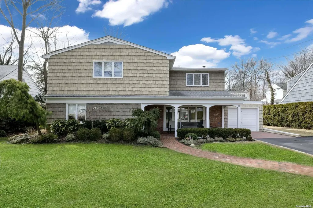 52 Warwick Road Great Neck NY 11023