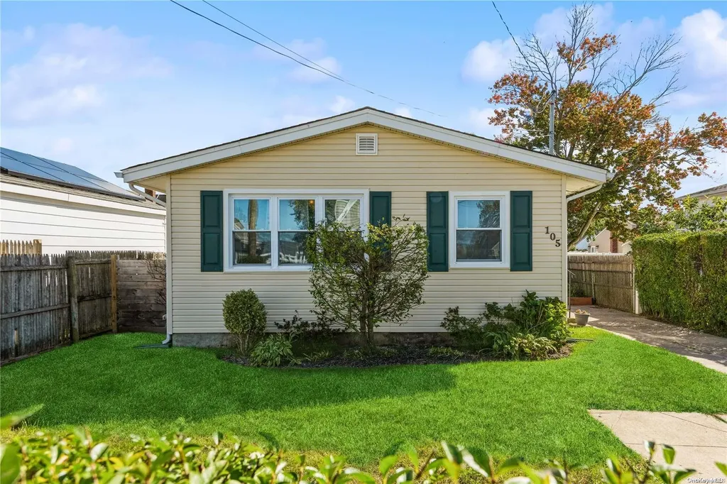 105 W Hampton Road Lindenhurst NY 11757
