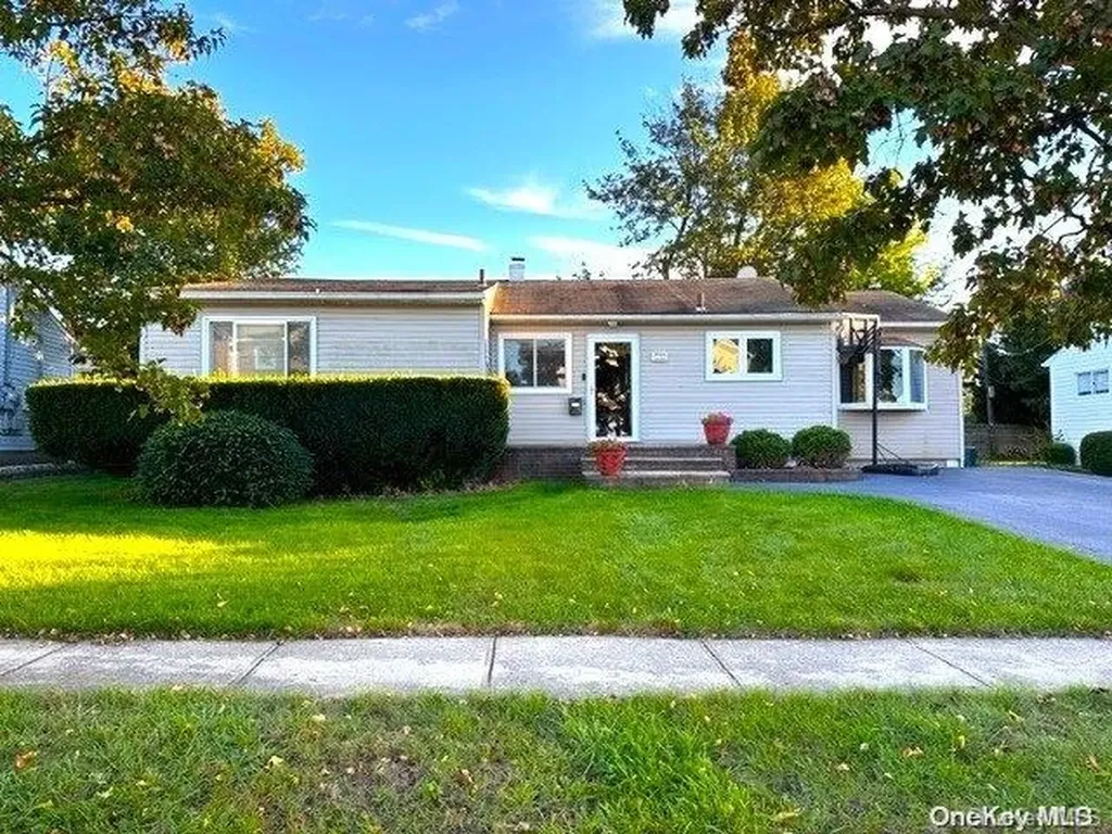 29 Vera Avenue Plainview NY 11803