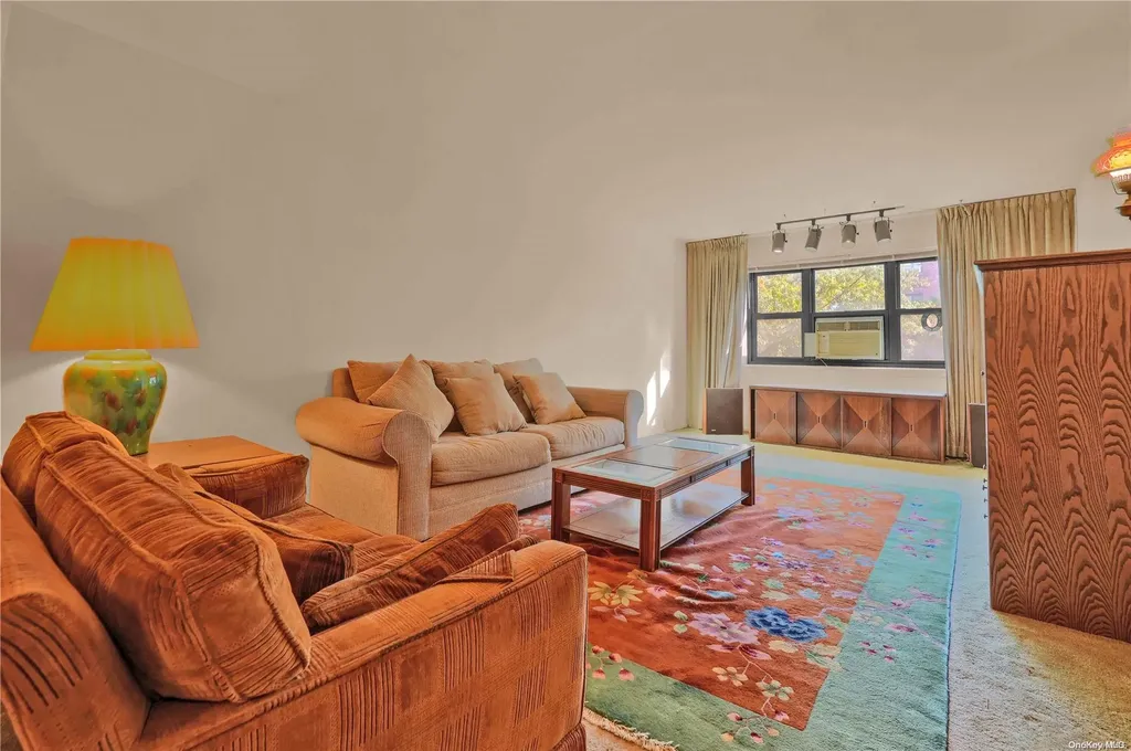 138-25 31 Drive Flushing NY 11354