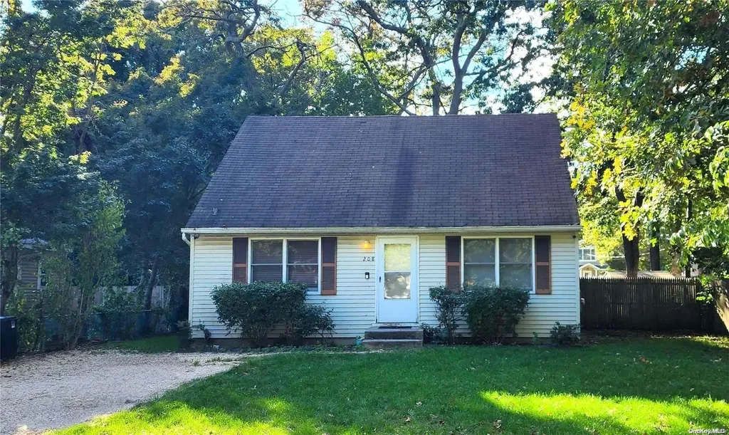208 Cypress Drive Mastic Beach NY 11951
