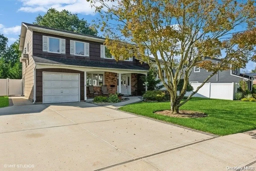 3712 Greentree Drive Wantagh NY 11793