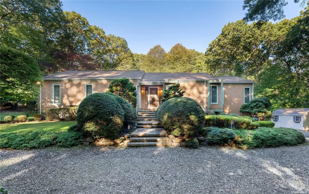 6 Gabriel Mills Road Wading River NY 11792