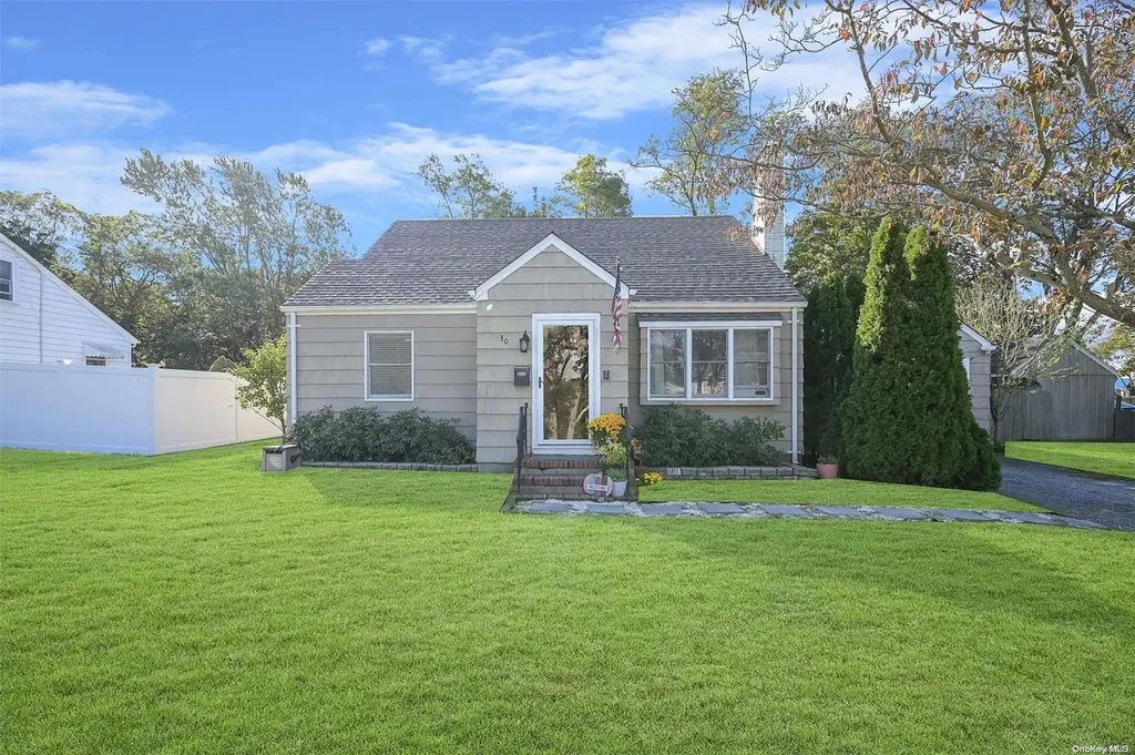 30 Harris Street Patchogue NY 11772