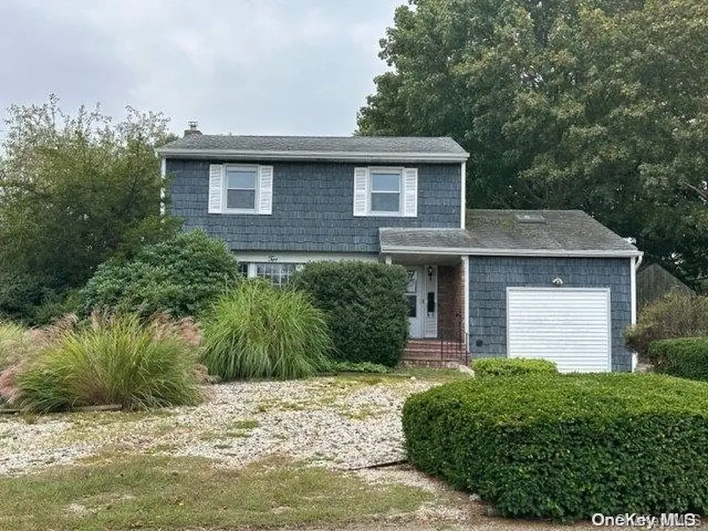 2 Clyde Place Kings Park NY 11754