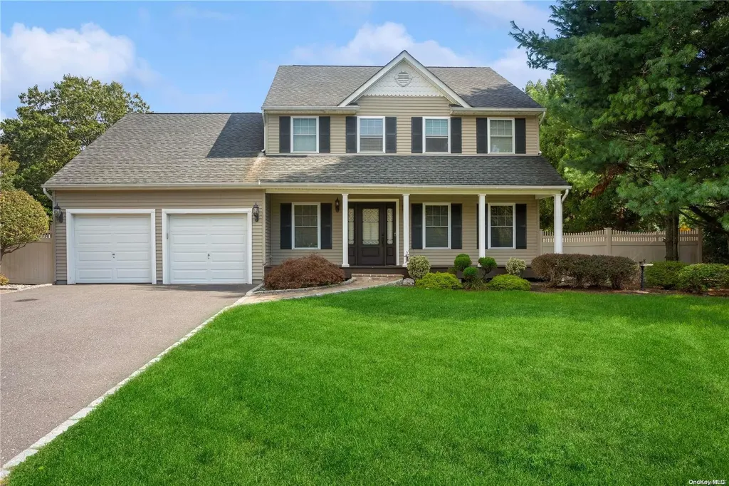 2147 9th Avenue Ronkonkoma NY 11779